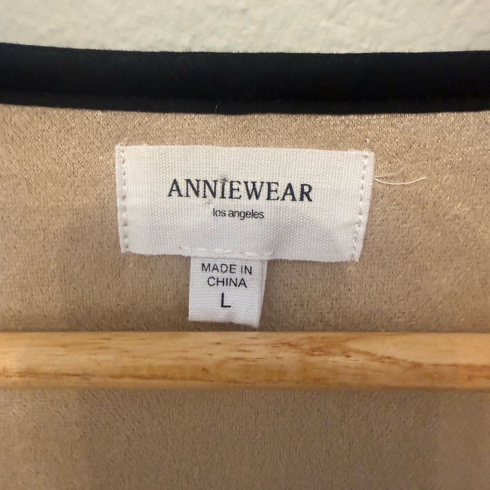 Annie Cream Vest with Black Accents - Picture 2 of 3
